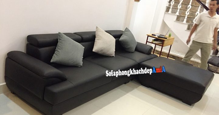 Hình ảnh Mẫu ghế sofa màu đen cho phòng khách hiện đại nhà phố tầng 1
